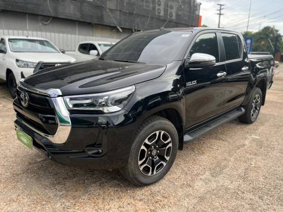 TOYOTA HILUX 2.8 D-4D TURBO DIESEL CD SRX 4X4 AUTOMÁTICO